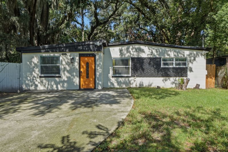 The Dollins House — photo 1