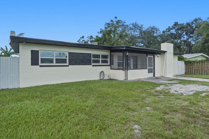 Side view of the house and driveway